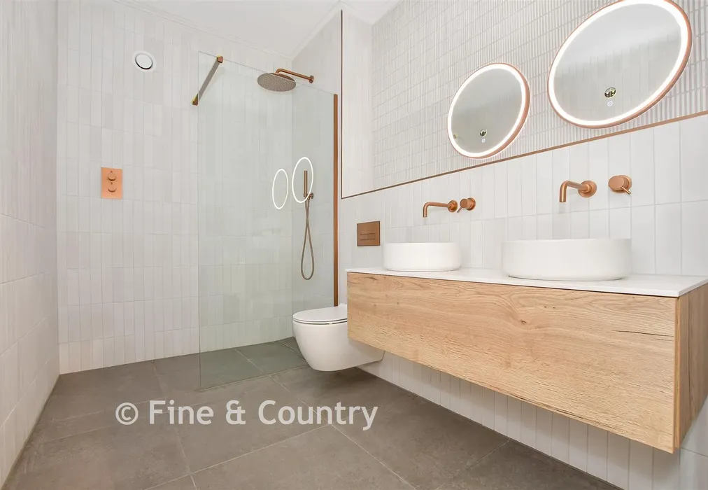 En-Suite Shower Room - Hartdene Barns, Hartfield Road, Cowden, Kent - Wards of Kent