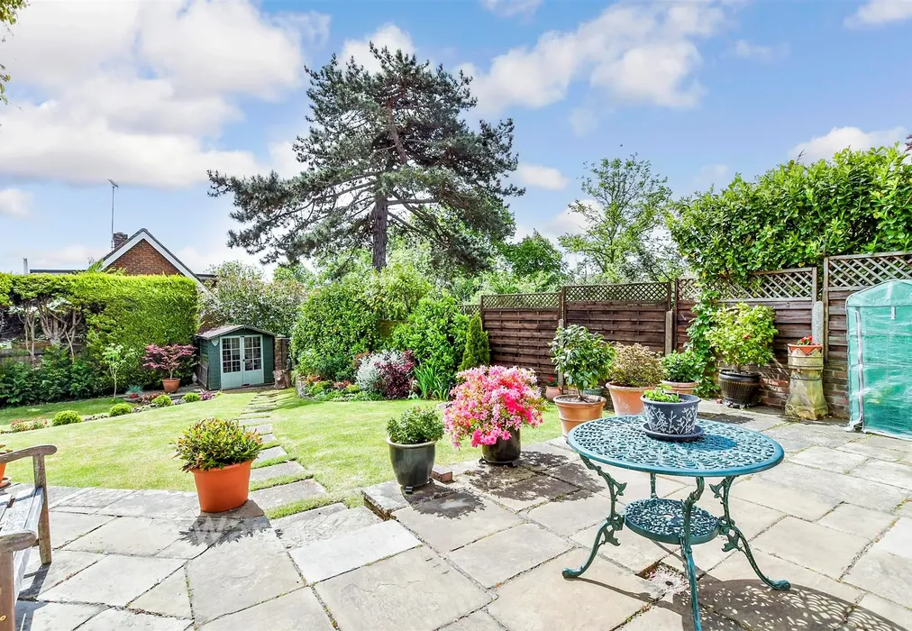Rear Garden - The Street, Bearsted, Maidstone, Kent - Wards of Kent