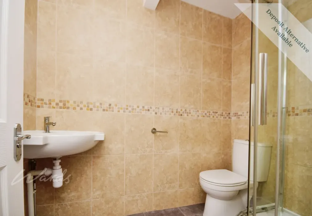 Bathroom - Marine Parade Folkestone CT20 - Wards of Kent