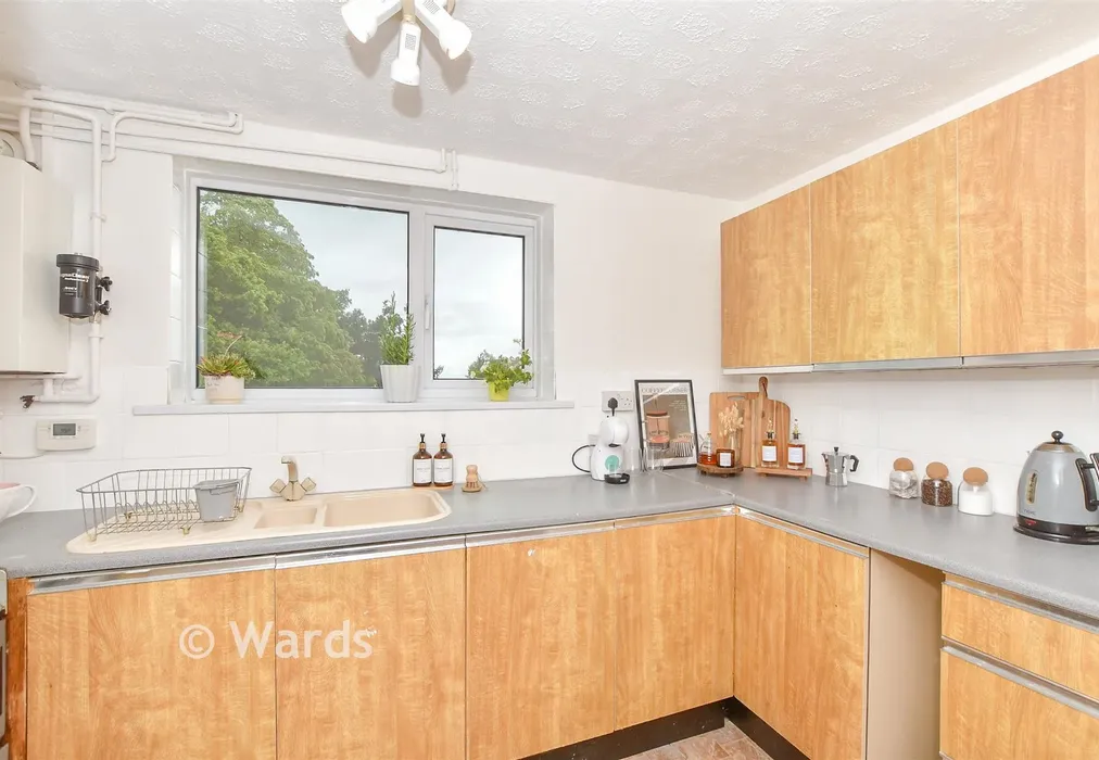 Kitchen Area - Sparkes Wood Avenue, Rolvenden, Cranbrook, Kent - Wards of Kent