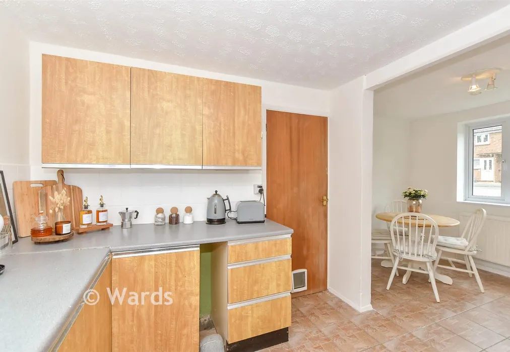 Kitchen Area - Sparkes Wood Avenue, Rolvenden, Cranbrook, Kent - Wards of Kent