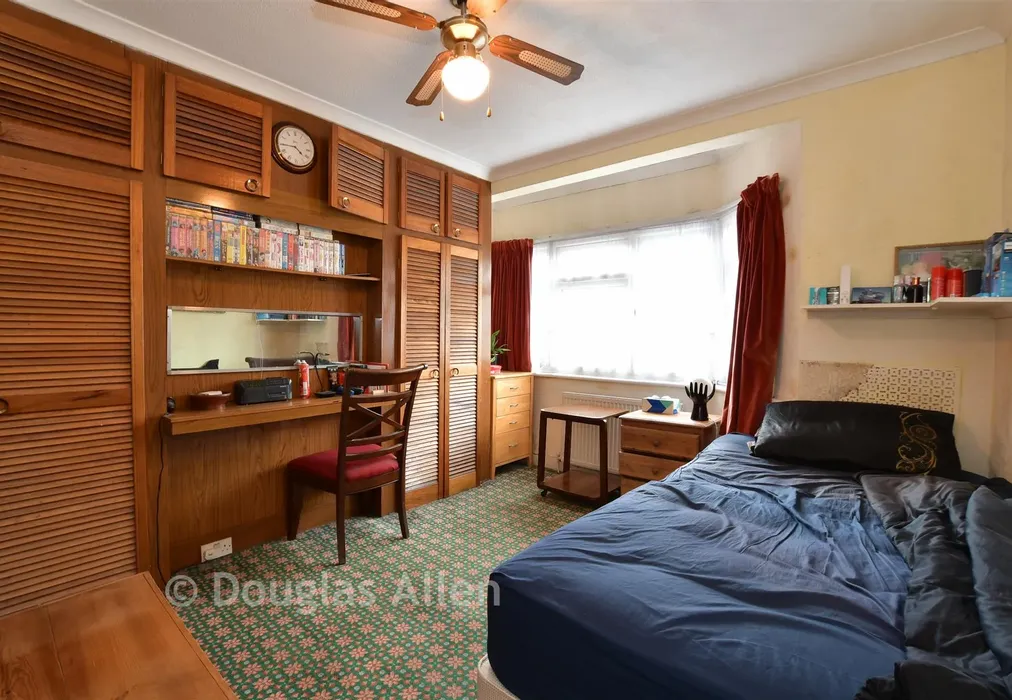 Bedroom 2 - Chigwell Road, Woodford Green, Essex - Wards of Kent