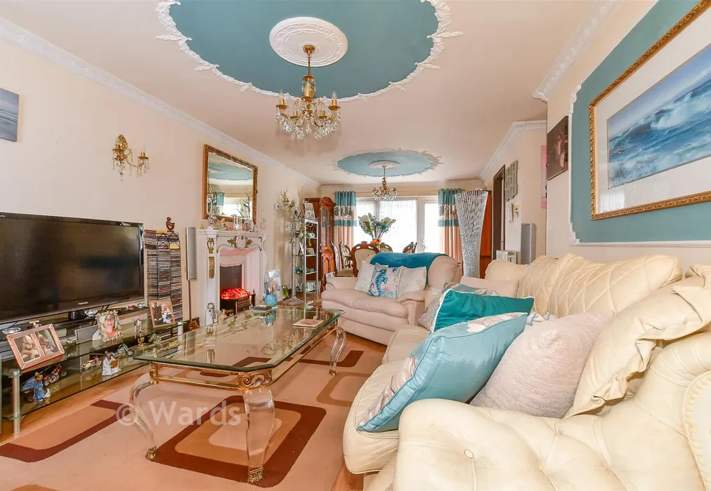 Lounge/Diner - Cowley Rise, Margate, Kent - Wards of Kent
