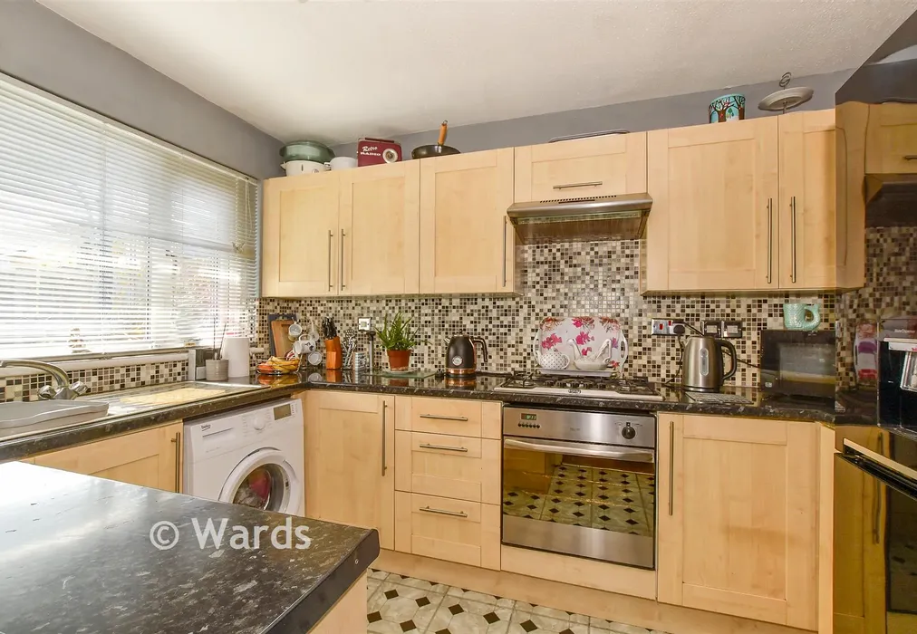 Kitchen - Cowley Rise, Margate, Kent - Wards of Kent
