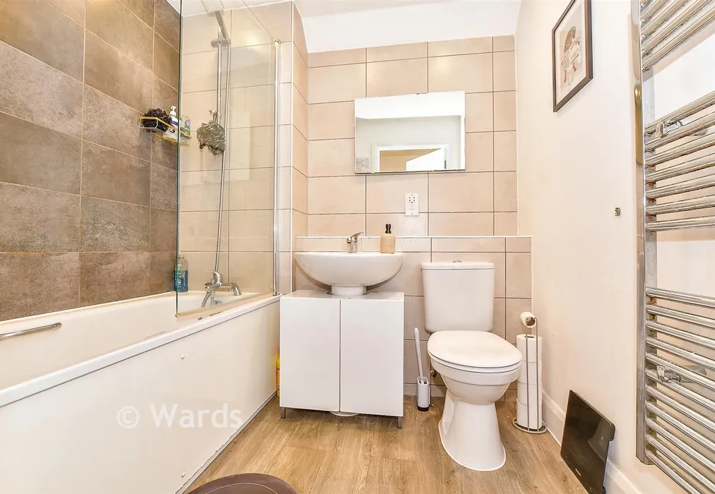 Bathroom - The Avenue, Tunbridge Wells, Kent - Wards of Kent