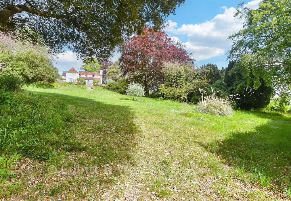 Rear Garden - Ranscombe Lane, Glynde, East Sussex - Wards of Kent