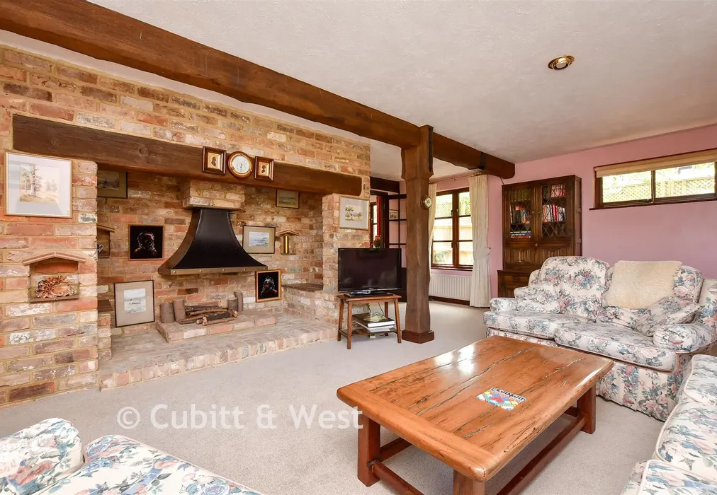 Lounge - Sycamore Close, Fetcham, Surrey - Wards of Kent