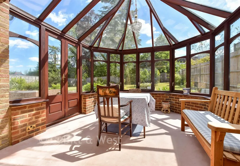 Conservatory - Sycamore Close, Fetcham, Surrey - Wards of Kent