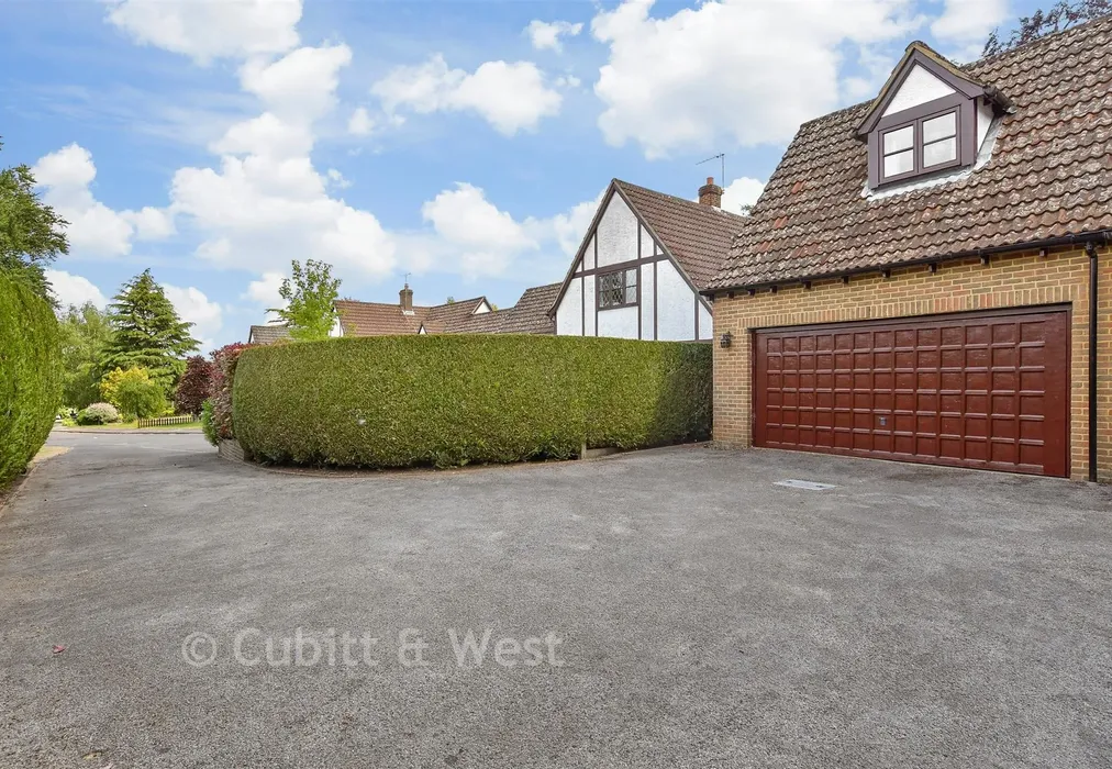 Driveway/Parking - Sycamore Close, Fetcham, Surrey - Wards of Kent