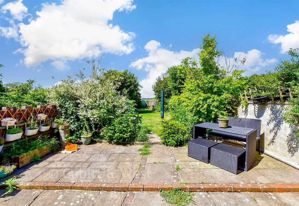 Rear Garden - Council Cottages, Warningcamp, West Sussex - Wards of Kent
