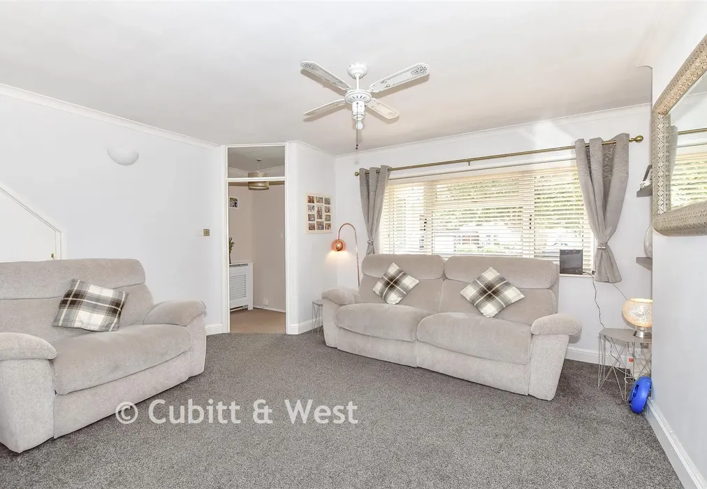 Lounge - Albretia Avenue, Cowplain, Waterlooville, Hampshire - Wards of Kent