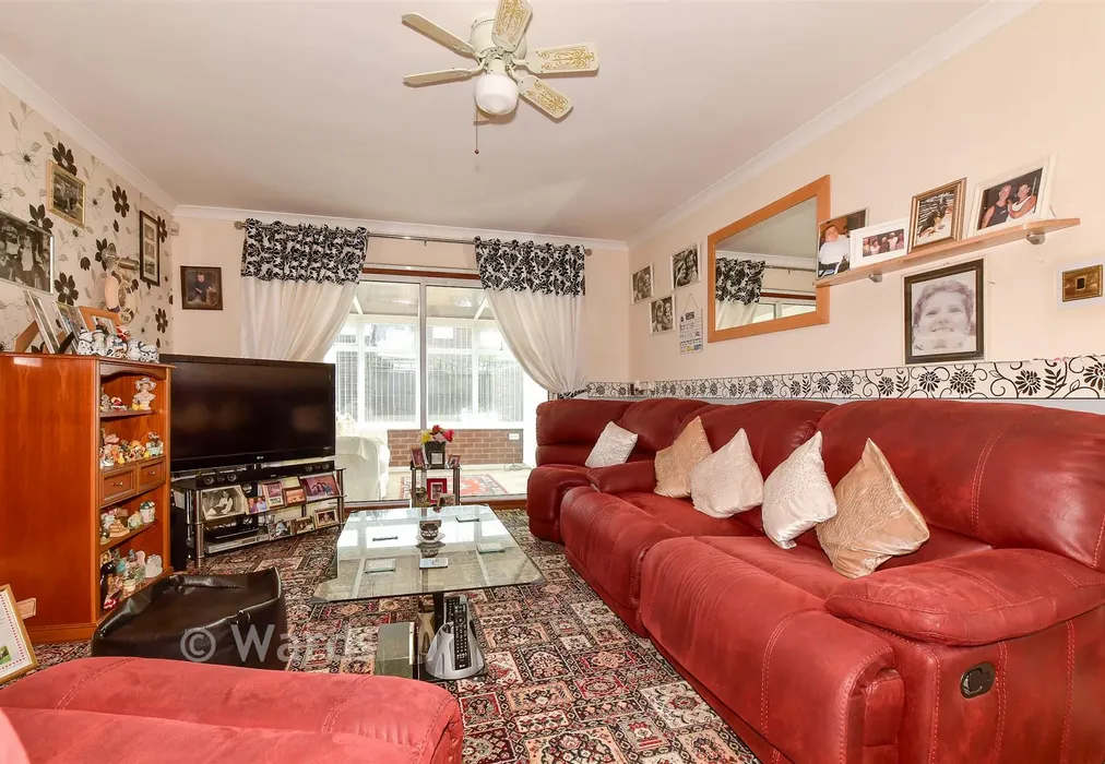 Lounge - Lower Herne Road, Herne Bay, Kent - Wards of Kent