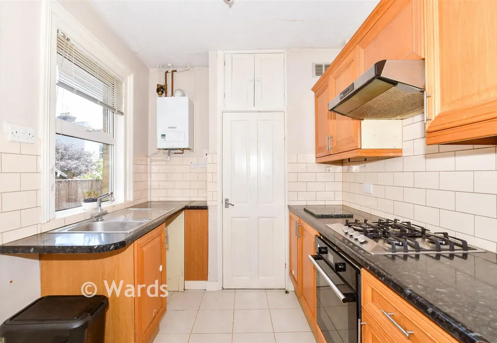 Kitchen - Tonbridge Road, Maidstone, Kent - Wards of Kent