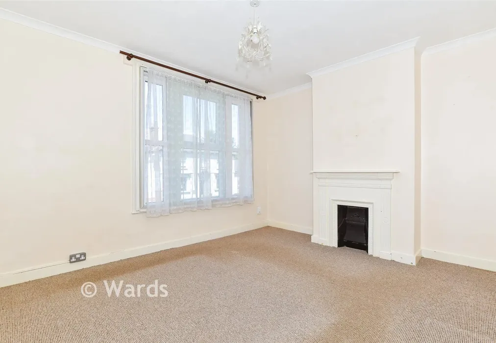 Bedroom 1 - Tonbridge Road, Maidstone, Kent - Wards of Kent
