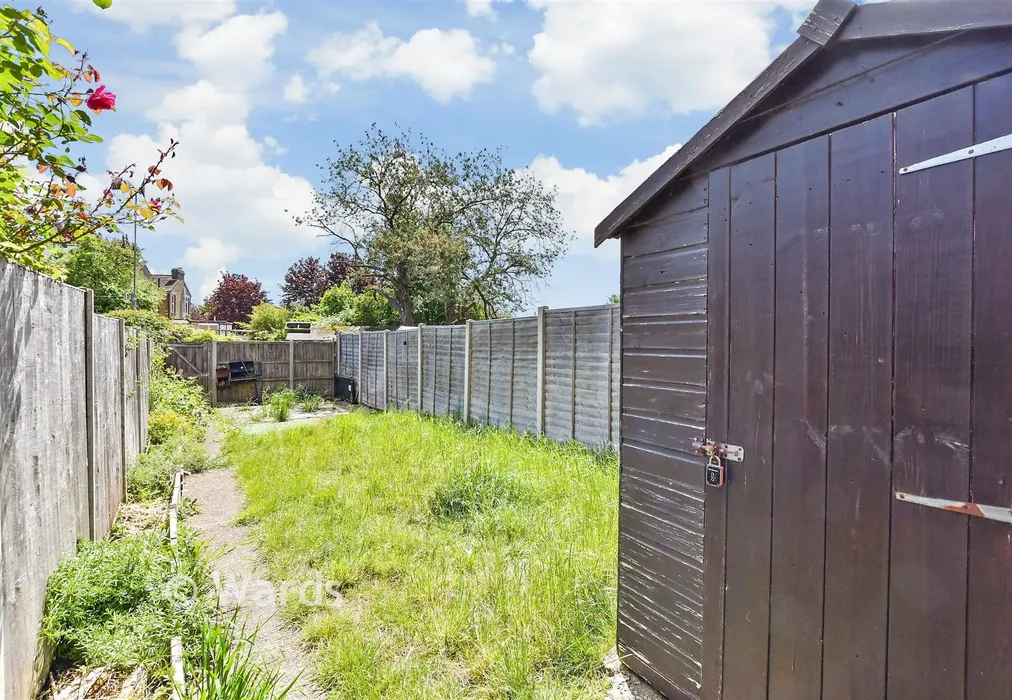 Rear Garden - Tonbridge Road, Maidstone, Kent - Wards of Kent