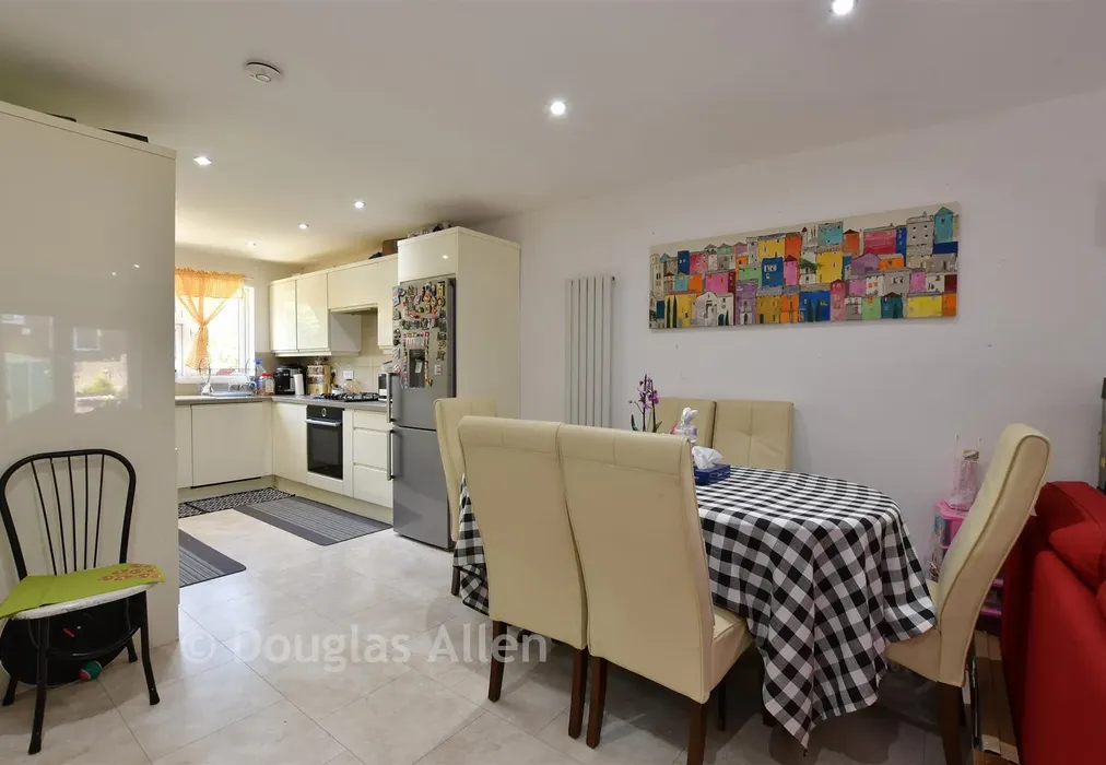 Lounge/Dining Area - Pershore Close, Ilford, Essex - Wards of Kent