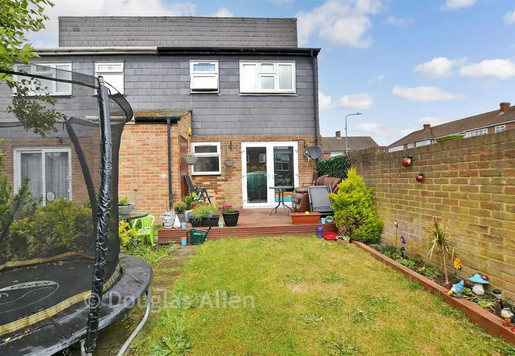 Rear Elevation - Pershore Close, Ilford, Essex - Wards of Kent