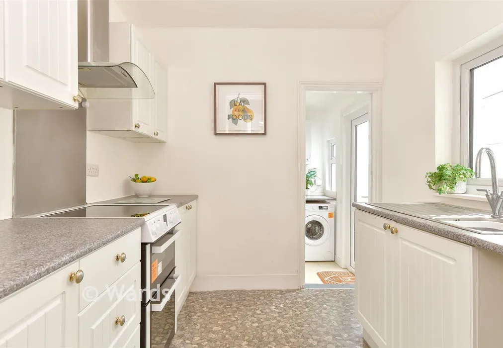 Kitchen - Gordon Road, Strood, Rochester, Kent - Wards of Kent