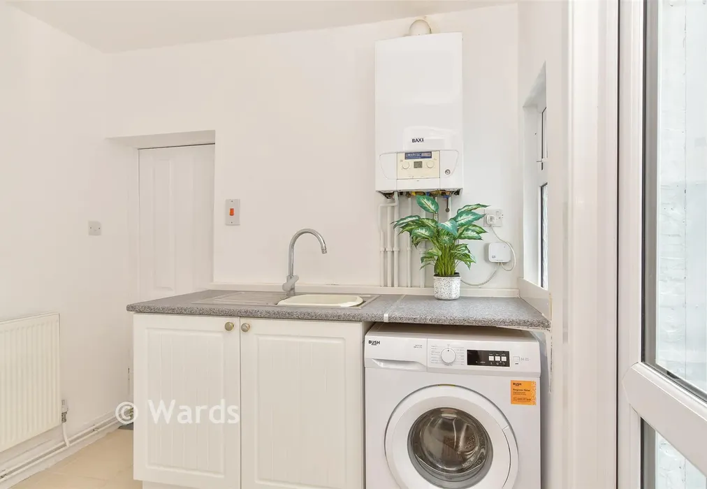 Utility Room - Gordon Road, Strood, Rochester, Kent - Wards of Kent