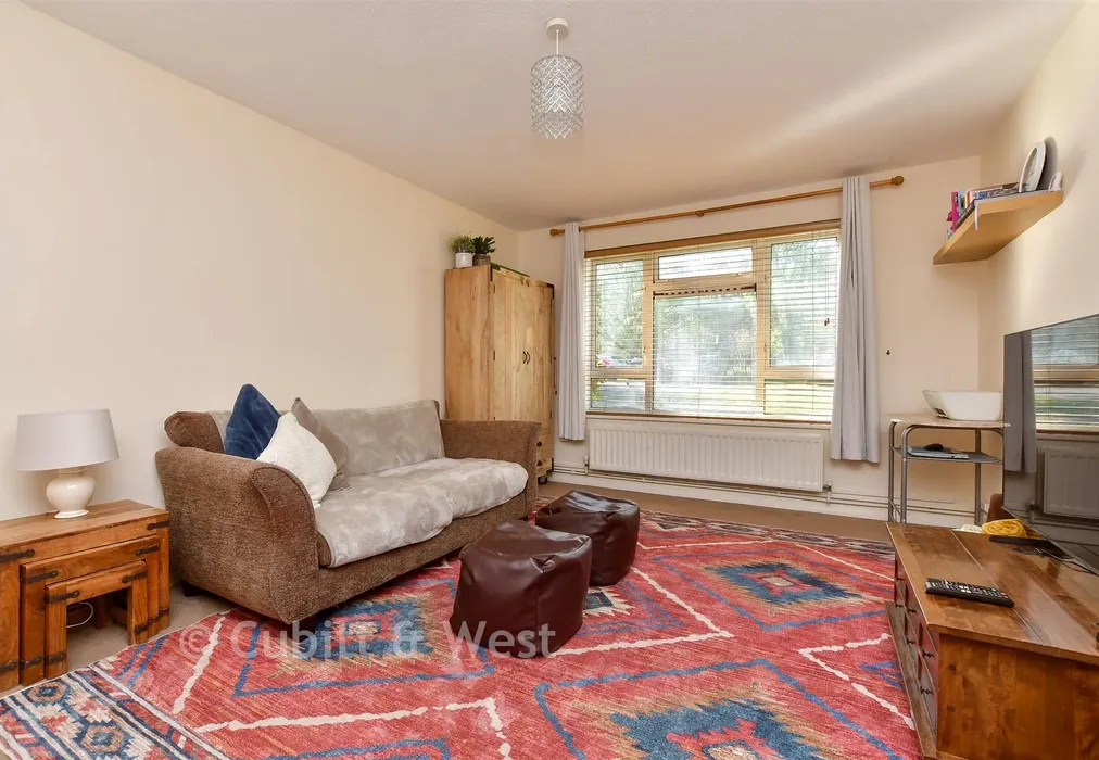 Lounge - Levett Road, Leatherhead, Surrey - Wards of Kent