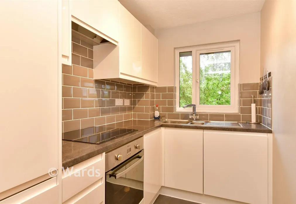 Kitchen - Haig Gardens, Gravesend, Kent - Wards of Kent