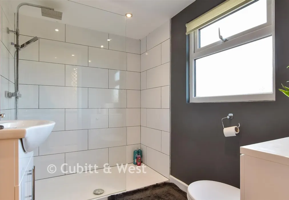 Shower Room - Berriedale Drive, Sompting, West Sussex - Wards of Kent