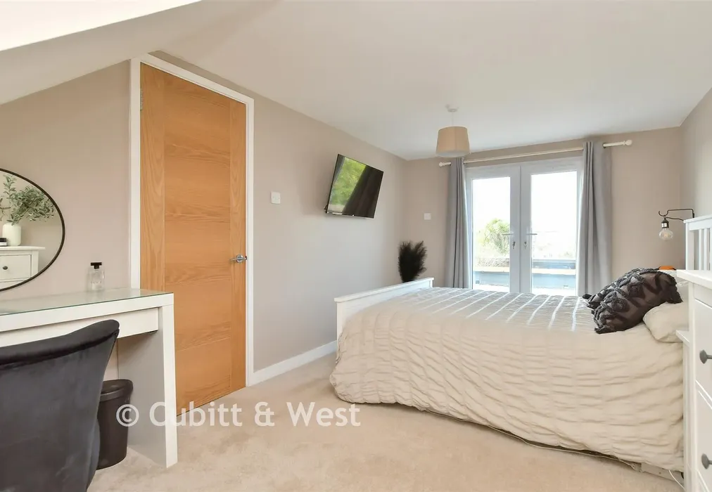Bedroom 1 - Berriedale Drive, Sompting, West Sussex - Wards of Kent