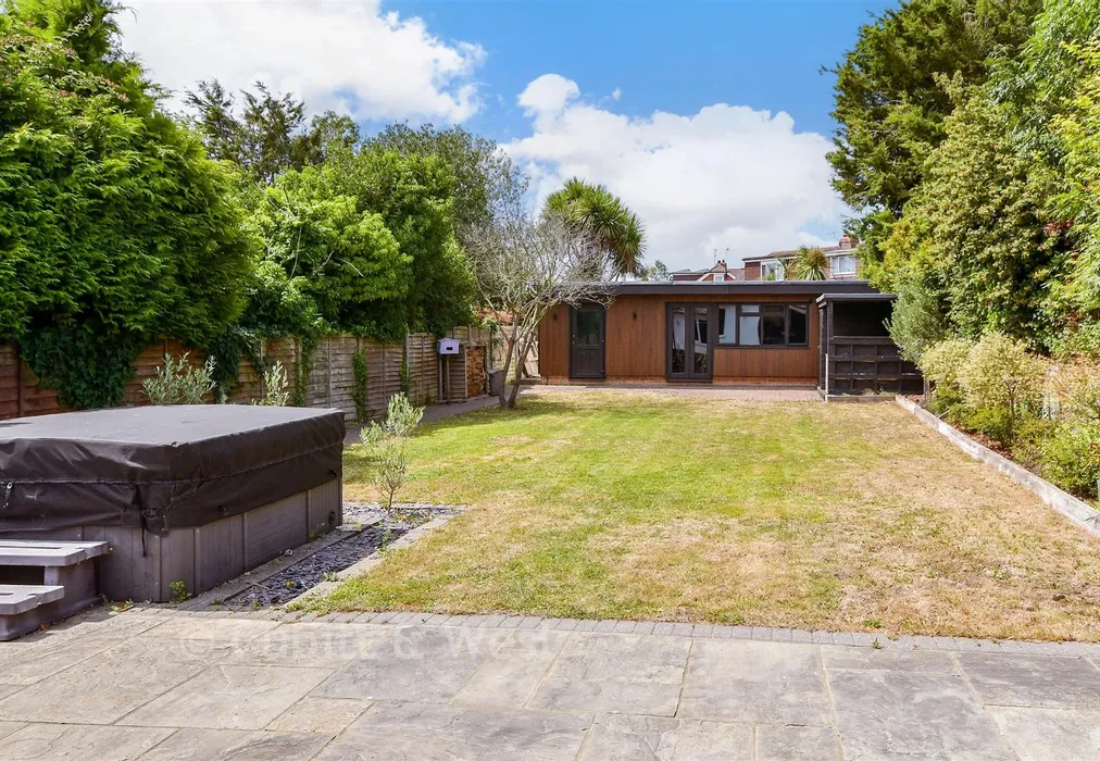 Rear Garden - Berriedale Drive, Sompting, West Sussex - Wards of Kent