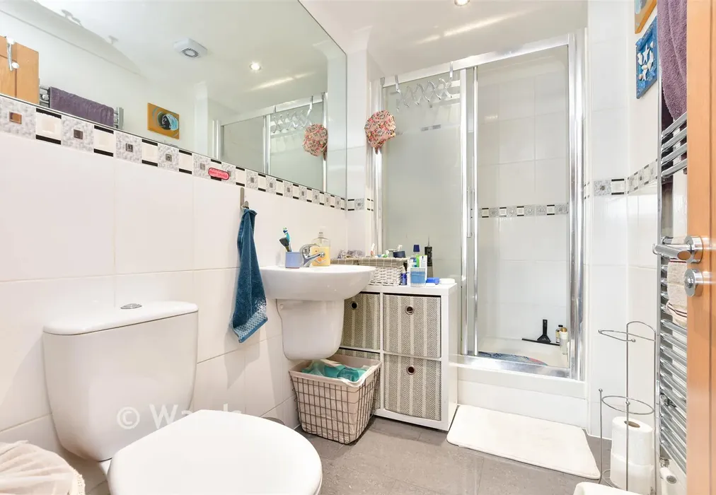 En-Suite Shower Room - Addington Street, Ramsgate, Kent - Wards of Kent
