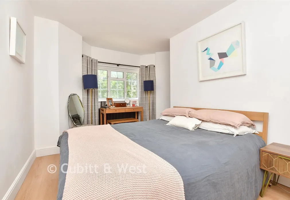 Bedroom 1 - Randalls Road, Leatherhead, Surrey - Wards of Kent
