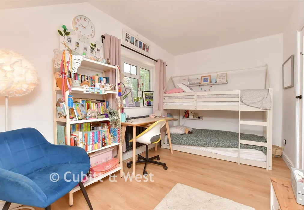 Bedroom 2 - Randalls Road, Leatherhead, Surrey - Wards of Kent