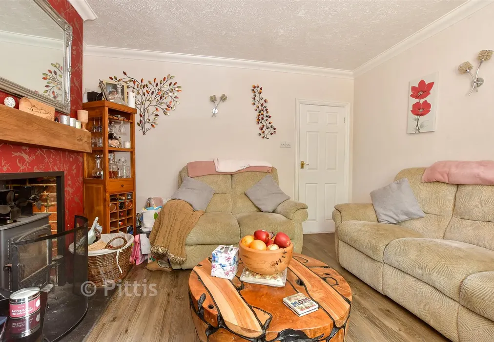 Lounge - New Road, Porchfield, Newport, Isle of Wight - Wards of Kent