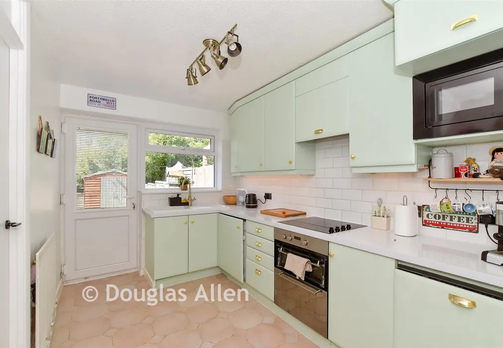 Kitchen - Bourne Close, Basildon, Essex - Wards of Kent