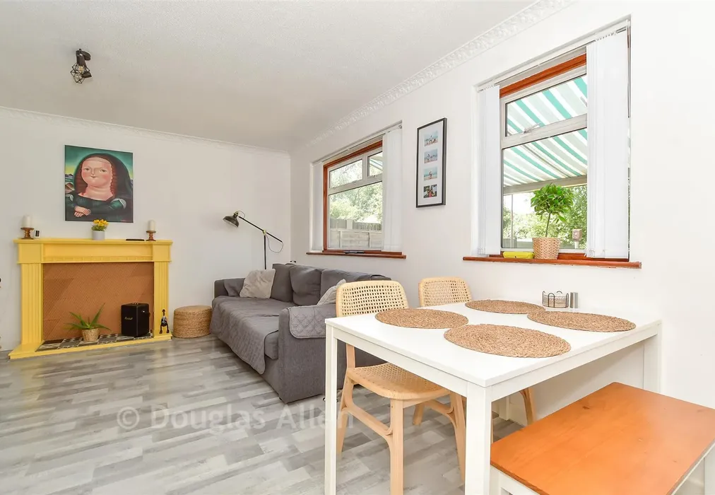 Lounge/Diner - Bourne Close, Basildon, Essex - Wards of Kent