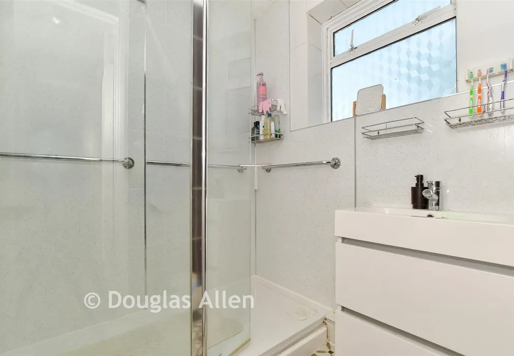 Shower Room - Bourne Close, Basildon, Essex - Wards of Kent