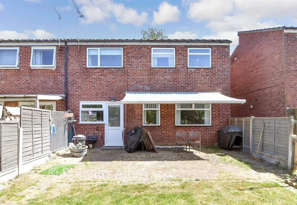 Rear Elevation - Bourne Close, Basildon, Essex - Wards of Kent