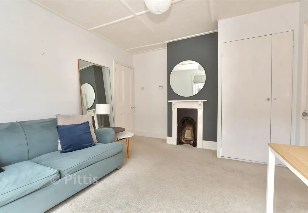Lounge - Station Road, St Helens, Ryde, Isle of Wight - Wards of Kent