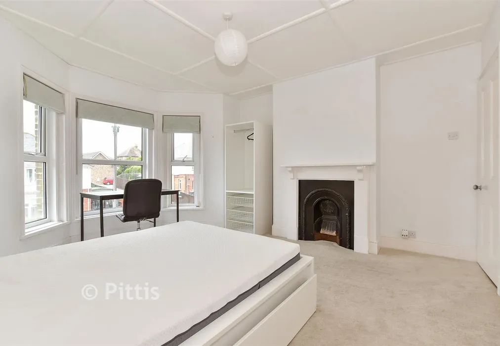 Bedroom 1 - Station Road, St Helens, Ryde, Isle of Wight - Wards of Kent