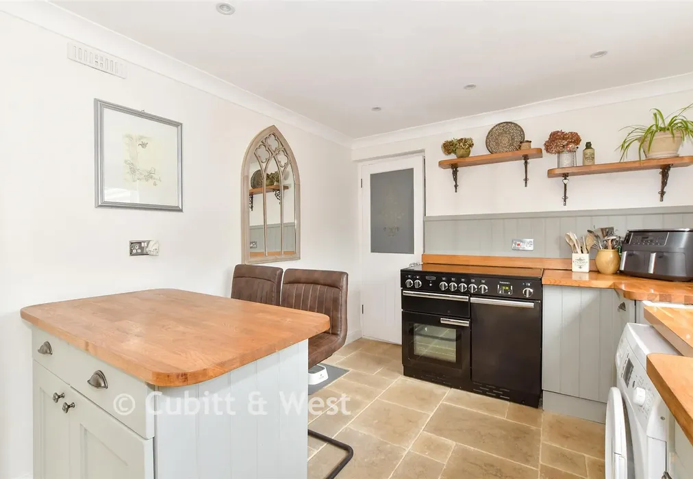 Kitchen - Meadow Way, Littlehampton, West Sussex - Wards of Kent