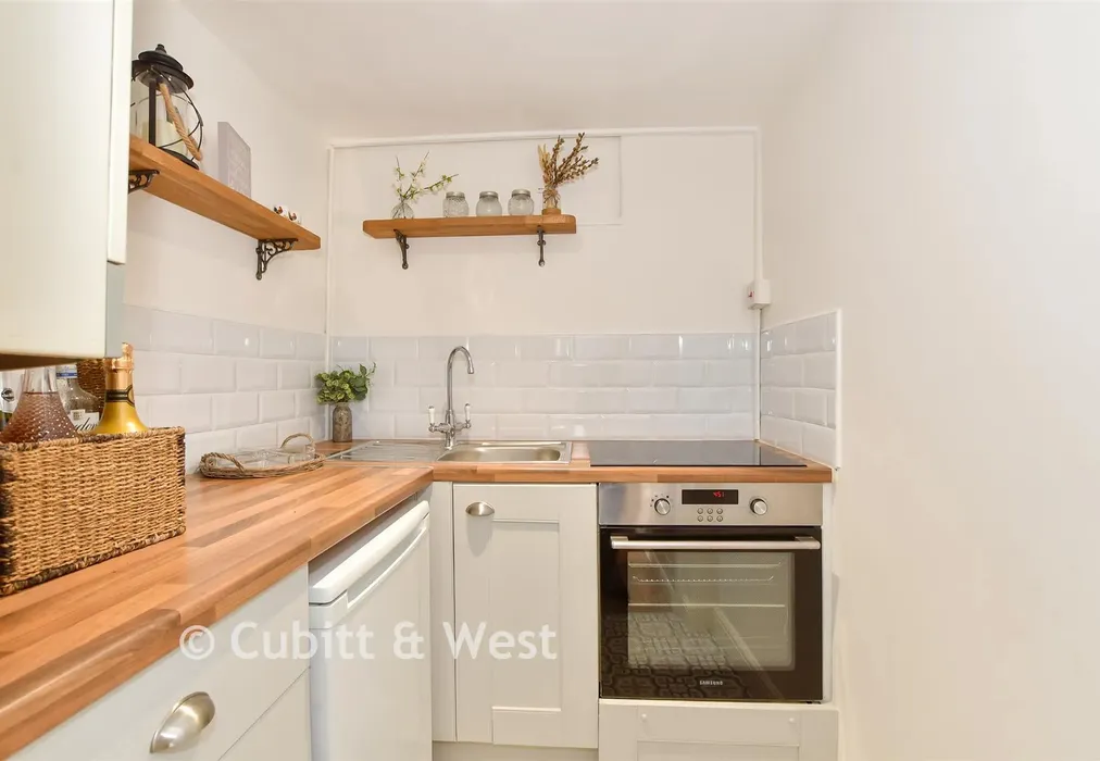 Annexe Kitchen - Meadow Way, Littlehampton, West Sussex - Wards of Kent