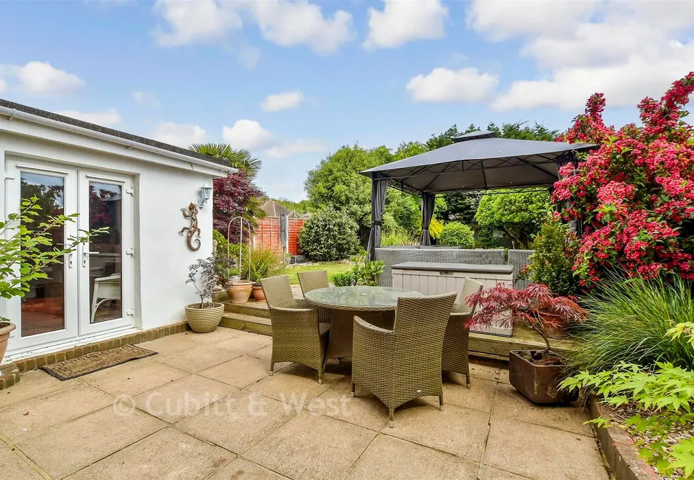 Rear Garden - Meadow Way, Littlehampton, West Sussex - Wards of Kent