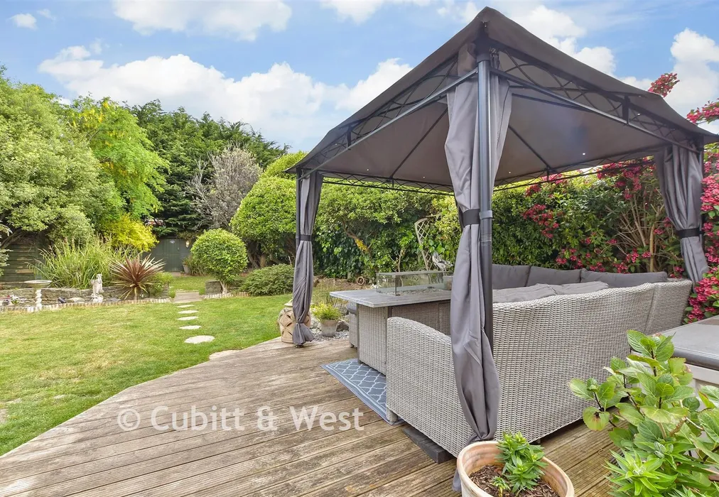 Rear Garden - Meadow Way, Littlehampton, West Sussex - Wards of Kent