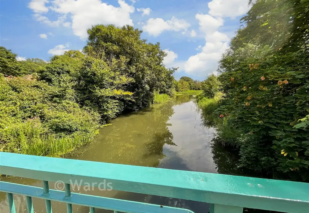 Canal - Moncrieff Gardens, Hythe, Kent - Wards of Kent