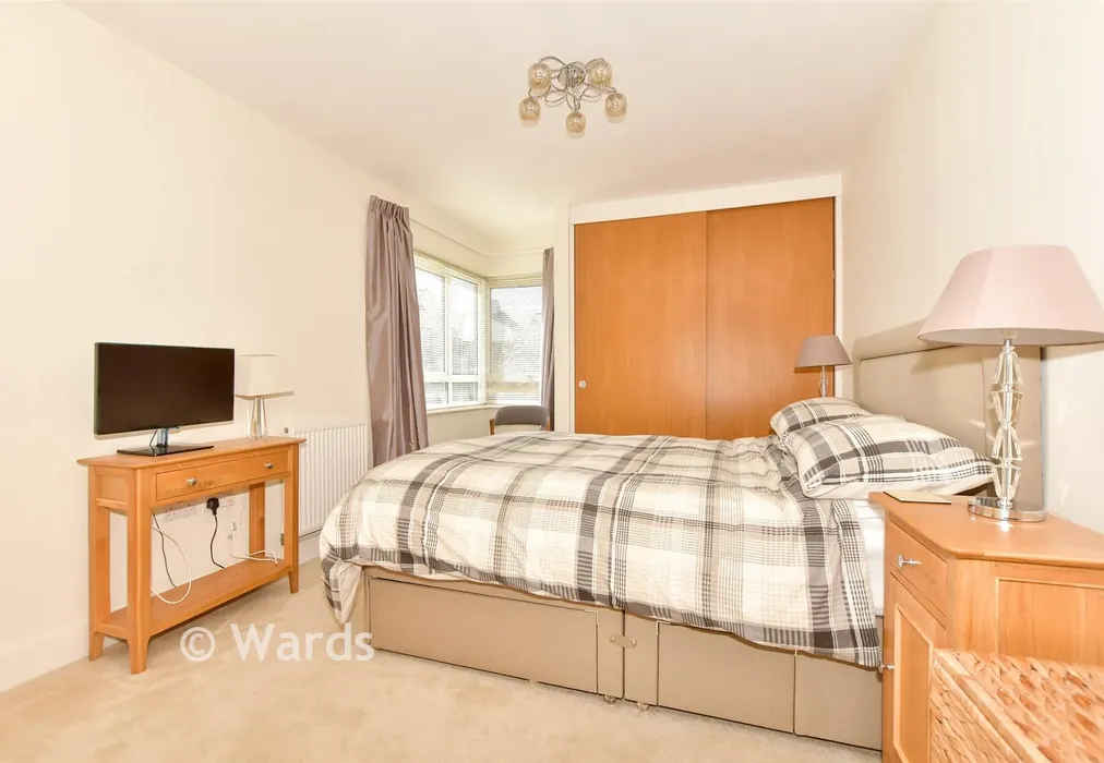 Bedroom 1 - Moncrieff Gardens, Hythe, Kent - Wards of Kent