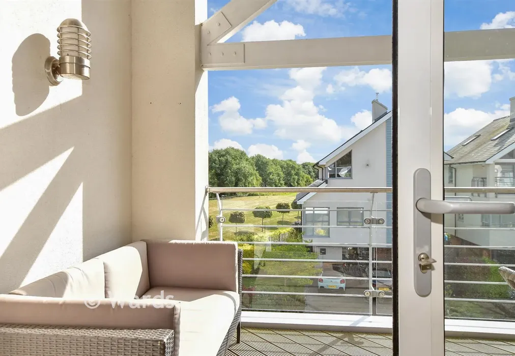External Lifestyle Photograph - Moncrieff Gardens, Hythe, Kent - Wards of Kent