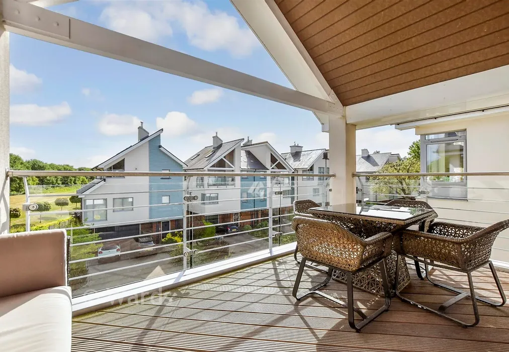 Balcony / Terrace - Moncrieff Gardens, Hythe, Kent - Wards of Kent