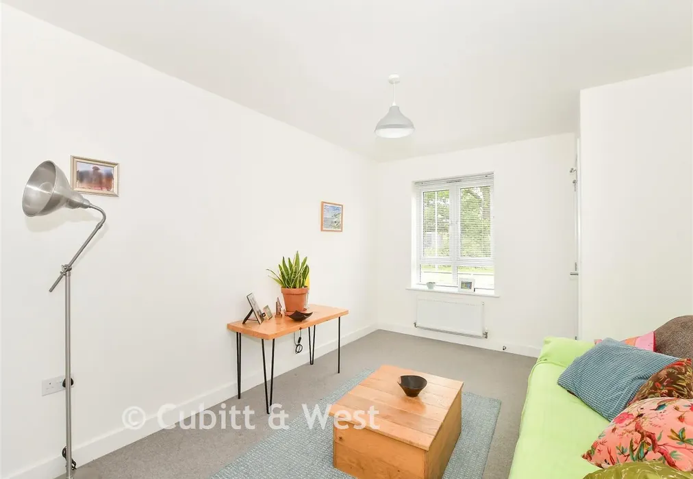 Lounge. - Goldcrest Drive, Sayers Common, West Sussex - Wards of Kent