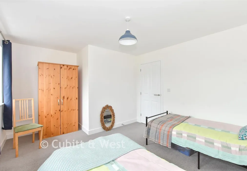 Bedroom 2 - Goldcrest Drive, Sayers Common, West Sussex - Wards of Kent