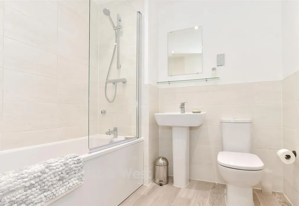 Bathroom - Goldcrest Drive, Sayers Common, West Sussex - Wards of Kent