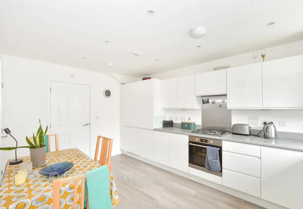 Kitchen/ Dining Room - Goldcrest Drive, Sayers Common, West Sussex - Wards of Kent